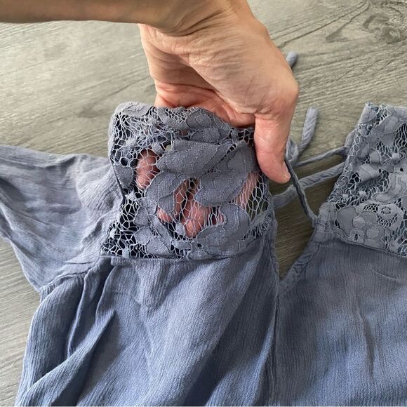 American Eagle Bell Sleeve Top Periwinkle Blue Lace Viscose Small - Picture 4 of 9